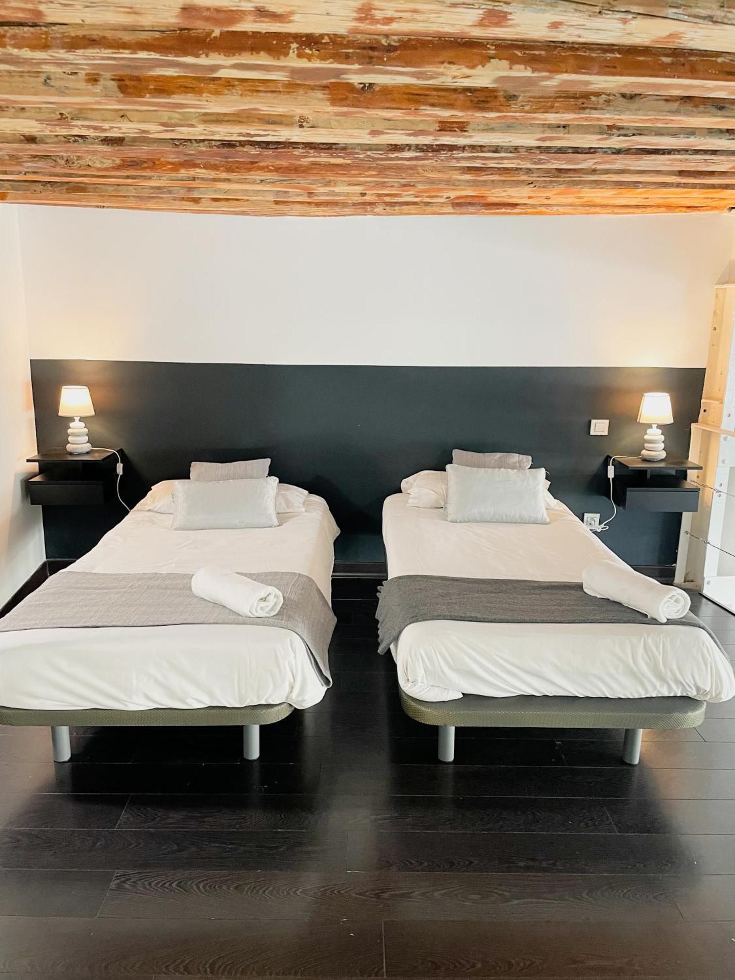 Carretas Duplex Exterior Derecha Apartment Madrid Bagian luar foto