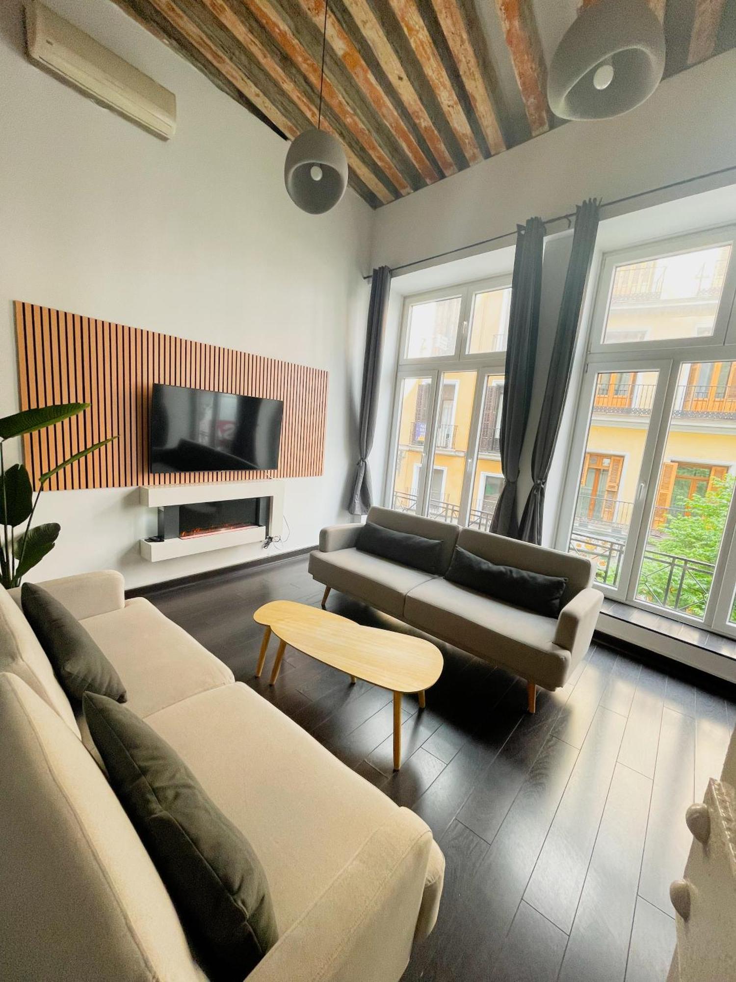 Carretas Duplex Exterior Derecha Apartment Madrid Bagian luar foto
